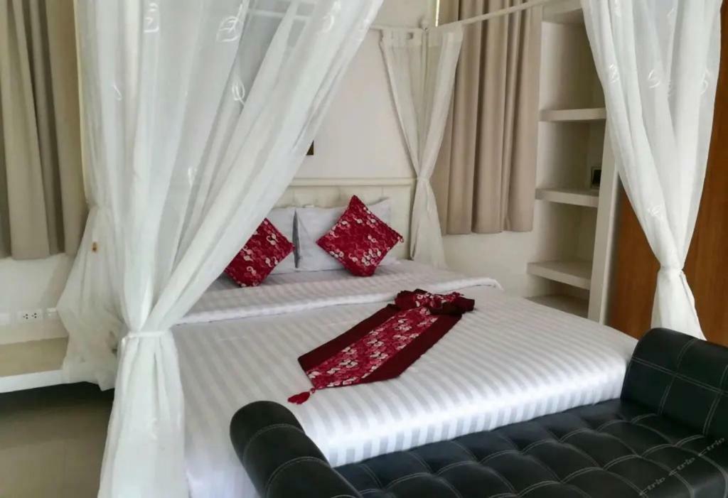 Grand Bleu Ocean View Pool Suite Strand Kamala Exterior foto